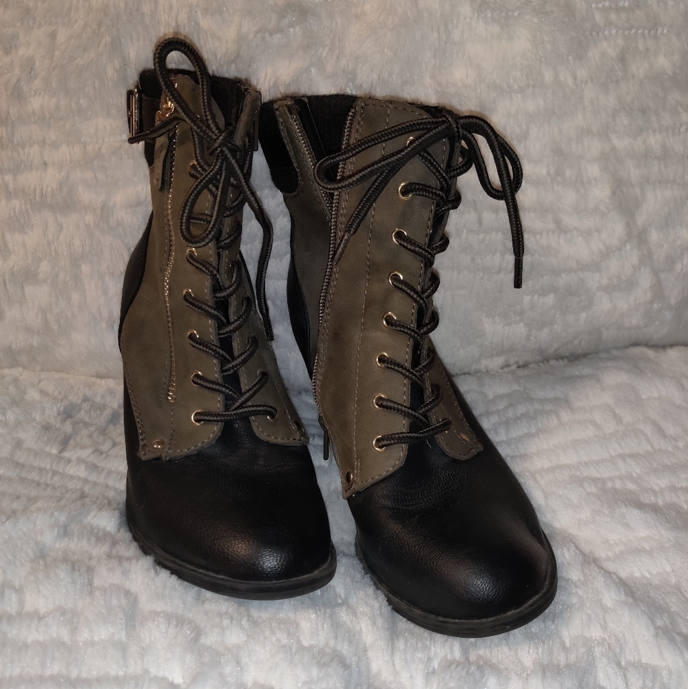 Heeled booties - Picture 2 of 5